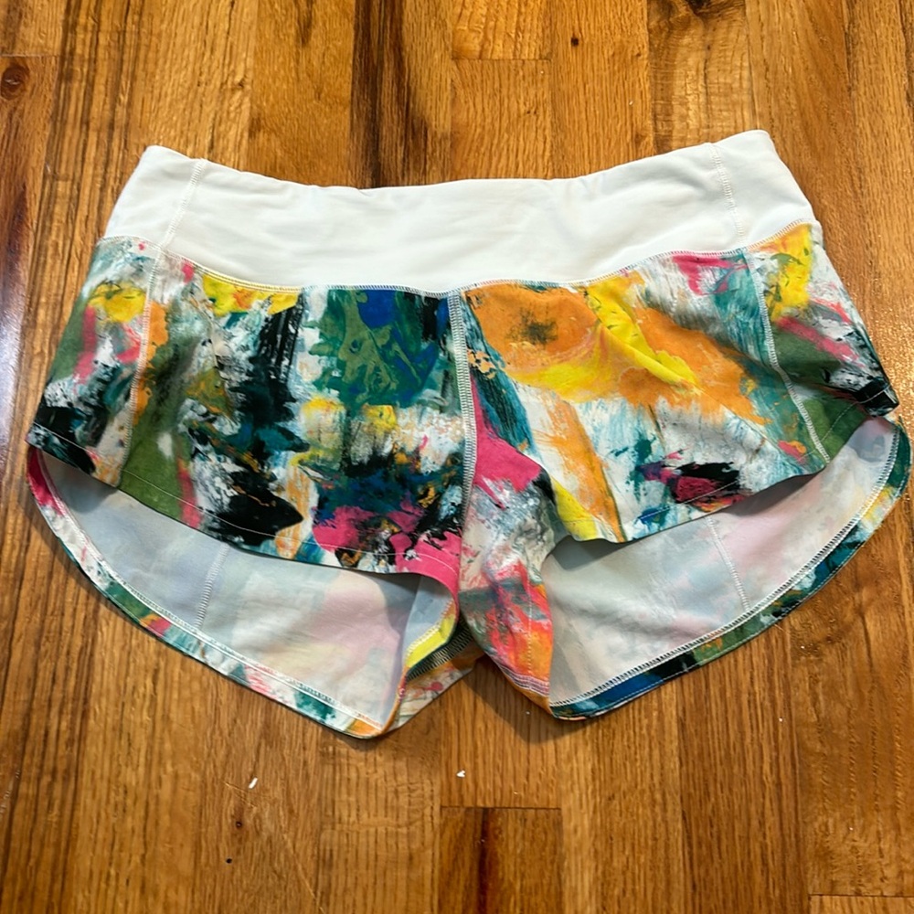 size 4 lululemon shorts